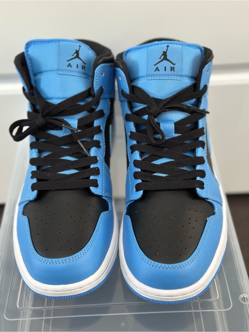 Brand New Air Jordan 1 Mid Men's Sneakers in University Blue and Black Size 10.5